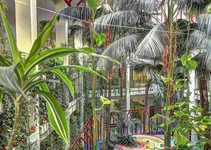 Benalbeach Relaxing Garden View