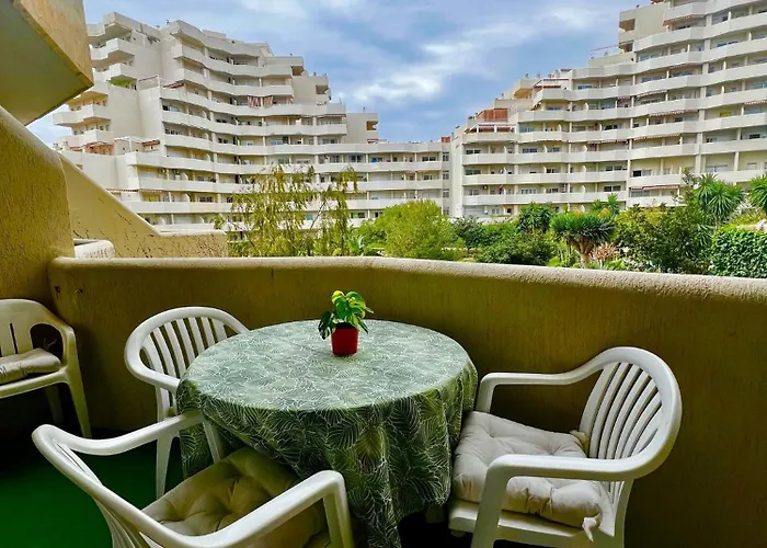 Benalbeach Relaxing Garden View